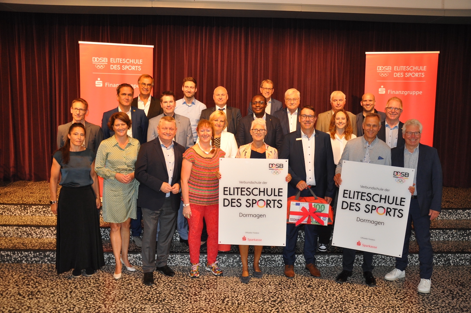 NRWSportschule Dormagen erhält Prädikat „Eliteschule des Sports