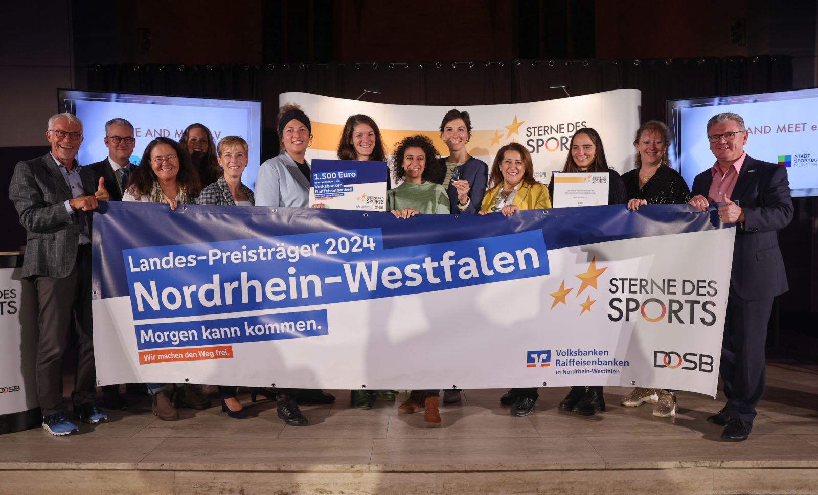 LSB-Präsident Stefan Klett (1.v.re.), Staatssekretärin Andrea Milz (2.v.re.), Bankvorstand Artur Merz (2.v.li.), Hochspringerin Christina Honsel (4.v.li.), LSB-Vizepräsidentin Dr. Eva Selic (5.v.li,)