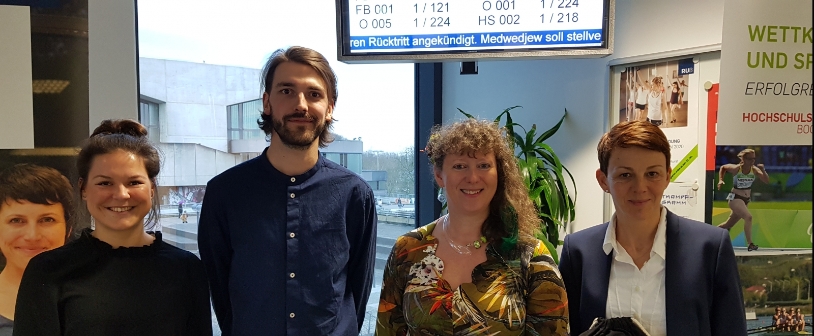 Staatssekretärin Andrea Milz mit der Leitung des Hochschulsports Bochum/Ruhr.