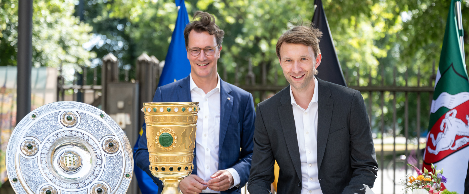 Für Bayer 04 Leverkusen geht es sportlich schon bald weiter. Am Freitag, 23. August 2024, startet die Mannschaft gegen Borussia Mönchengladbach in die neue Bundesliga-Saison. Zuvor hat die Mannschaft jedoch im Spiel um den Supercup gegen Vizemeister VfB Stuttgart noch die Chance auf einen weiteren Titel. Auch international warten mit der UEFA Champions League große Herausforderungen auf den Verein.