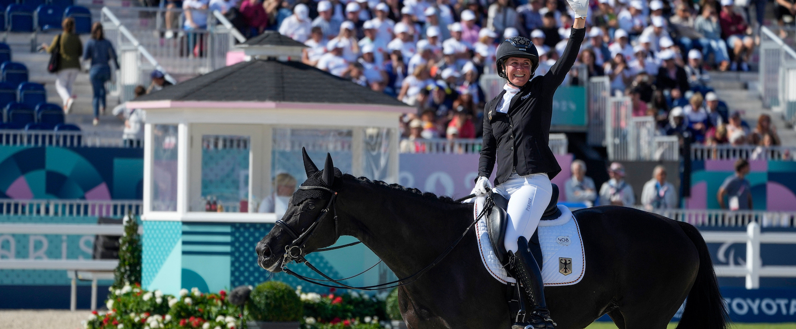 Anna-Lena Niehues reitet zu Bronze