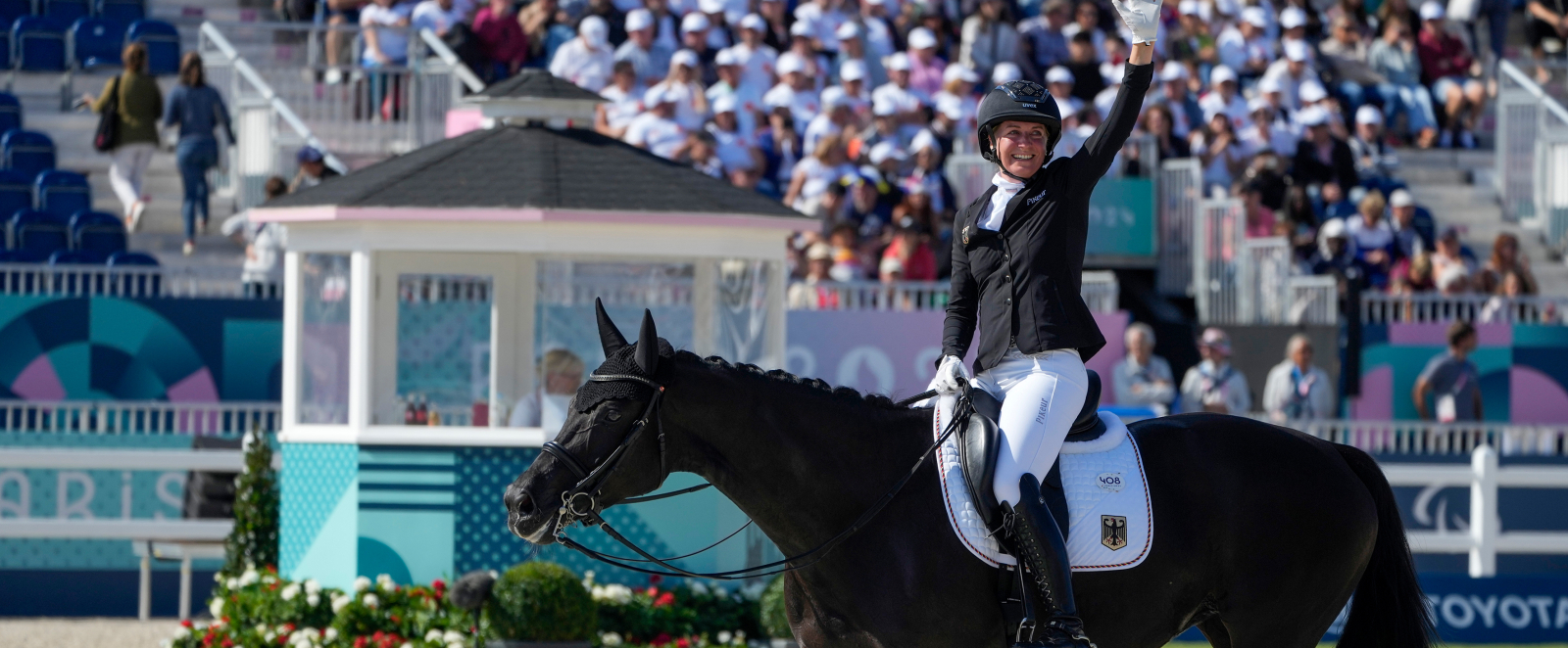 Anna-Lena Niehues reitet zu Bronze