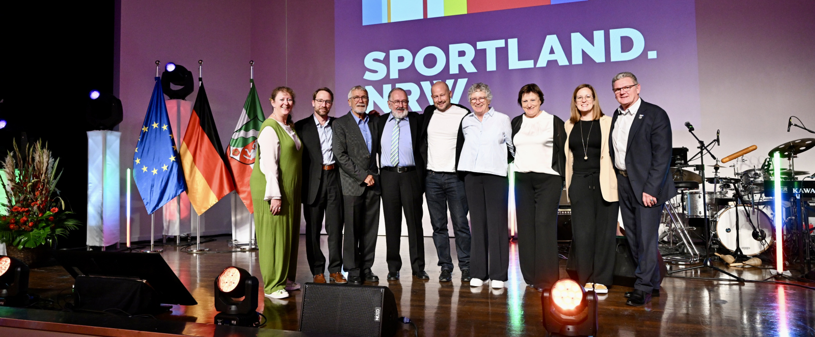 Staatssekretärin Andrea Milz überreicht  Sportplakette des Landes Nordrhein-Westfalen