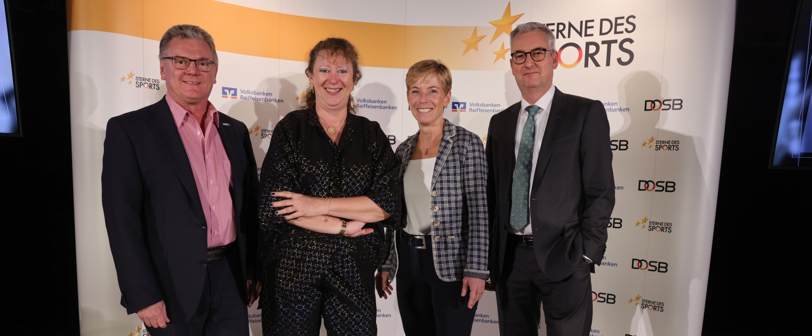 (v.li.n.re.) LSB-Präsident Stefan Klett, Staatssekretärin Andrea Milz, LSB-Vizepräsidentin Dr. Eva Selic, Bankvorstand Artur Merz