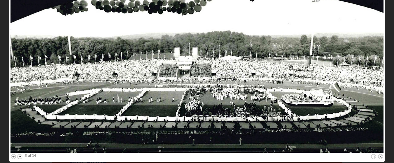 Schwarz-Weiß Foto der Eröffnungsfeier der Universiade 1989