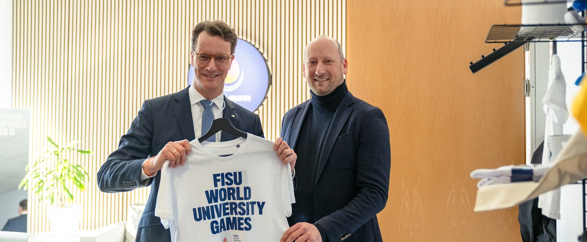 Ministerpräsident Hendrik Wüst besucht die Geschäftsstelle der Rhein-Ruhr 2025 FISU Games gGmbH in Düsseldorf