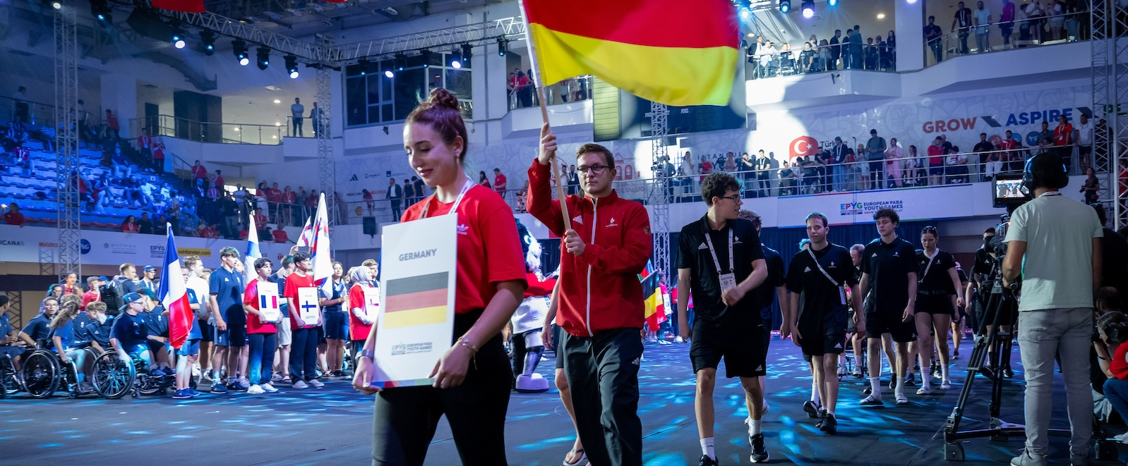 Deutsche Para Athletinnen und Athleten beim Einmarsch