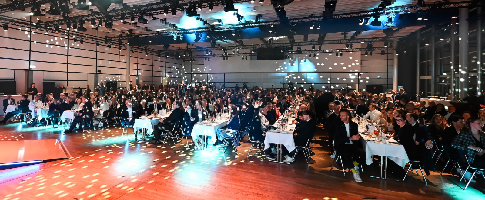 Blick von der Bühne in den Saal beim felix award