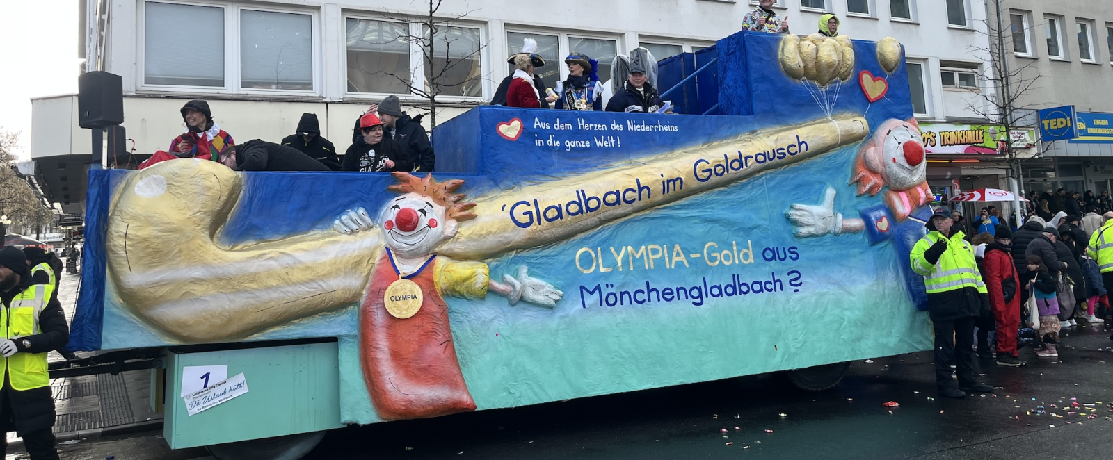 Mottowagen mit "Gladbach im Goldrausch" beim Veilchendienstagszug in Mönchengladbach