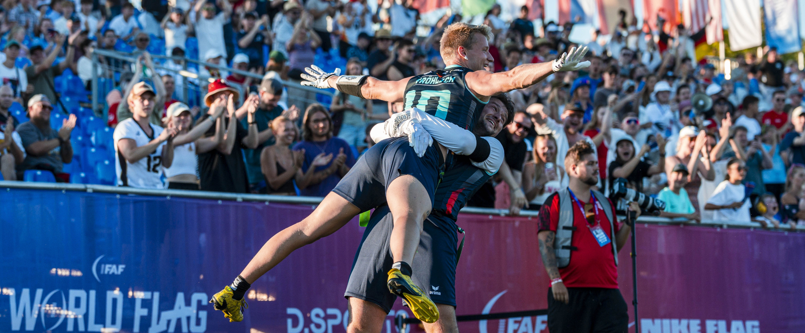 Team Deutschland feiert einen erfolgreichen Spielzug