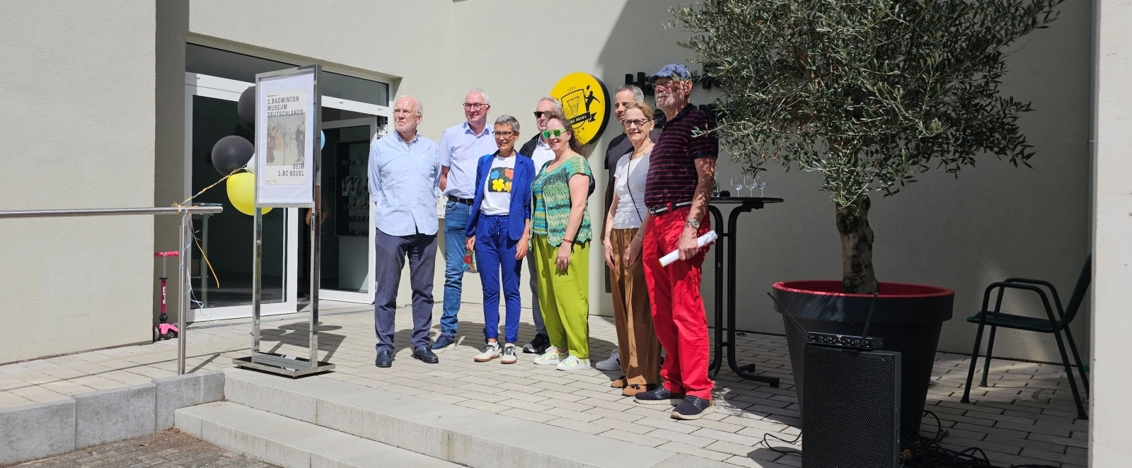 Staatssekretärin Milz besucht die Eröffnung des 1. Deutschen Badmintonmuseums in Beuel