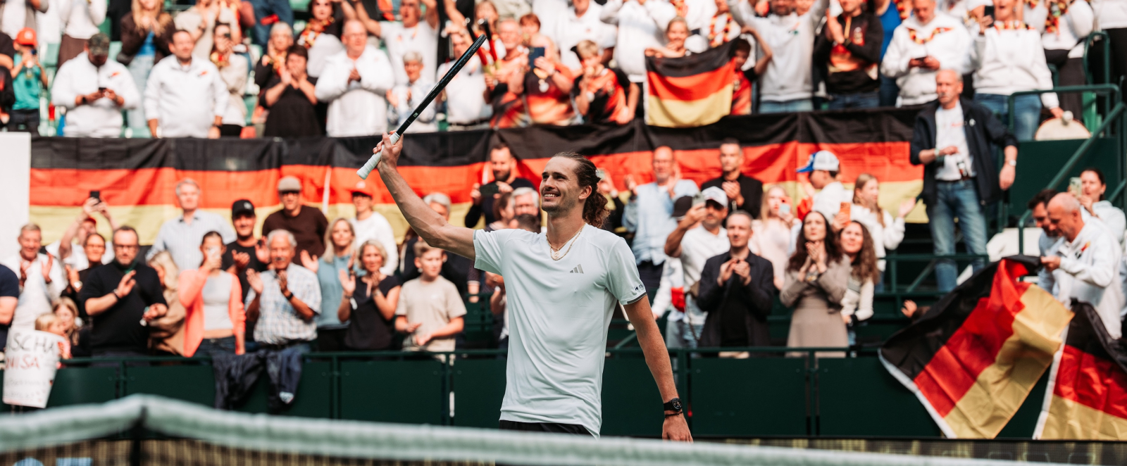 Alexander Zverev auf dem Center Court in Halle/Westfalen beim Davis Cup