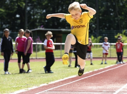 Sportplatz Kommune: Startschuss für 54 Standorte in Nordrhein-Westfalen
