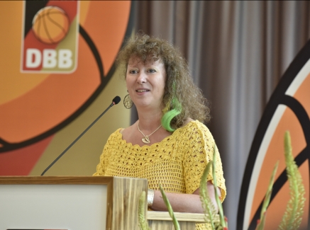 Staatssekretärin Andrea Milz beim Bundestag des Deutschen Basketball Bundes in Essen.