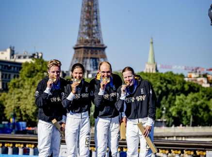 Schwimmen, Radfahren, Laufen, Gold: Mixed-Staffel im Triathlon holt Olympiasieg