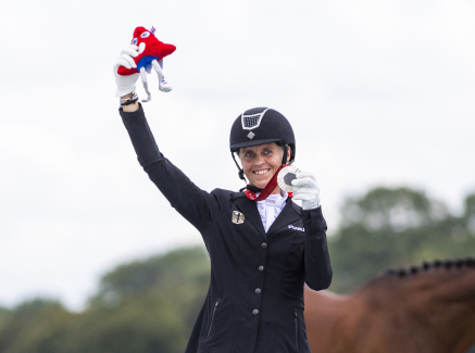 Regine Mispelkamp reitet auf Highlander Delight zur Silbermedaille