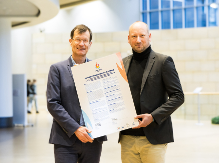 v.l. Prof. Dr. Holger Preuß, Niklas Börger