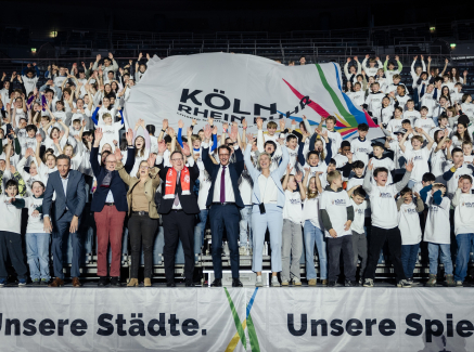 hochgeladenMinisterpräsident Wüst mit anderen Vertreterinnen und Vertretern bei der Pressekonferenz