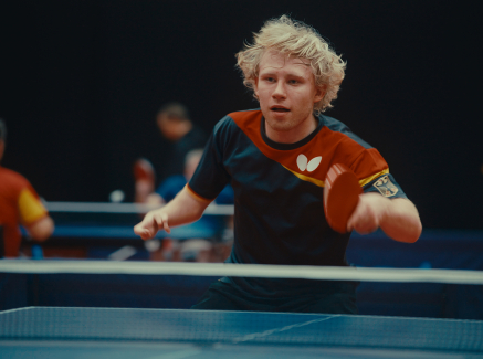 Mio Wagner beim Tischtennisspielen