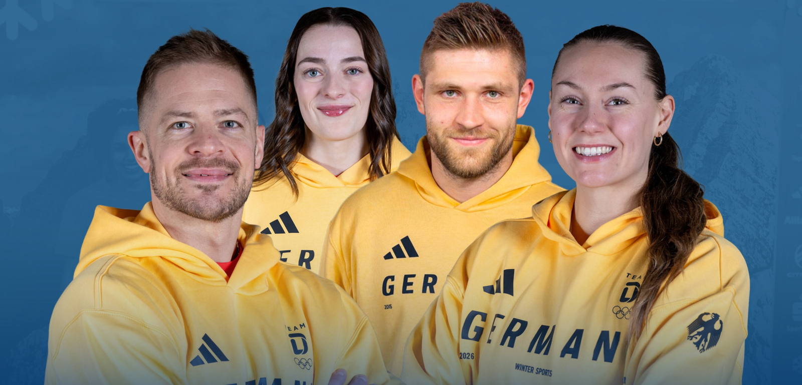 Grafik mit vier Olympiateilnehmenden vor blauem Hintergrund