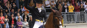 Isabell Werth auf ihrem Pferd bei einem Wettkampf