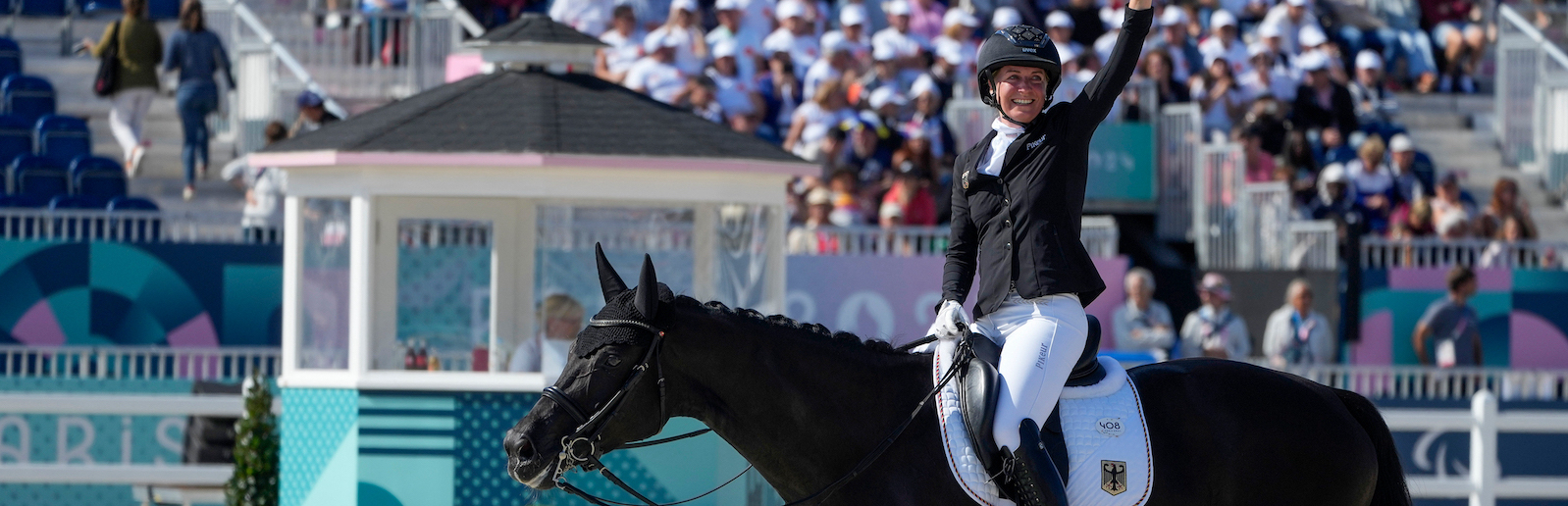 Anna-Lena Niehues reitet zu Bronze