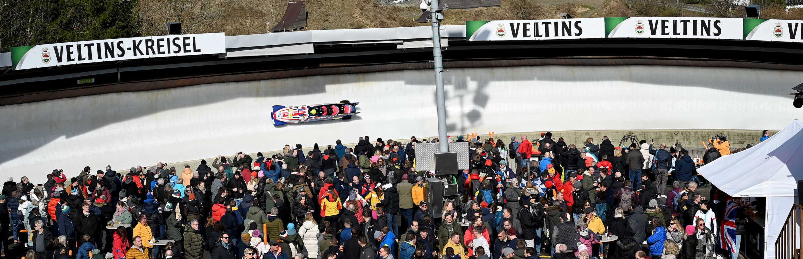 Zuschauer im VELTINS Kreiser bei der WM