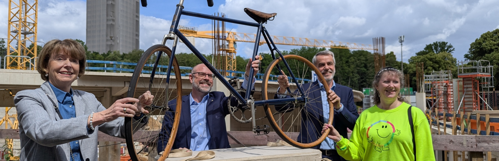 Andrea Milz bei Grundsteinlegung des Bahnradstadions
