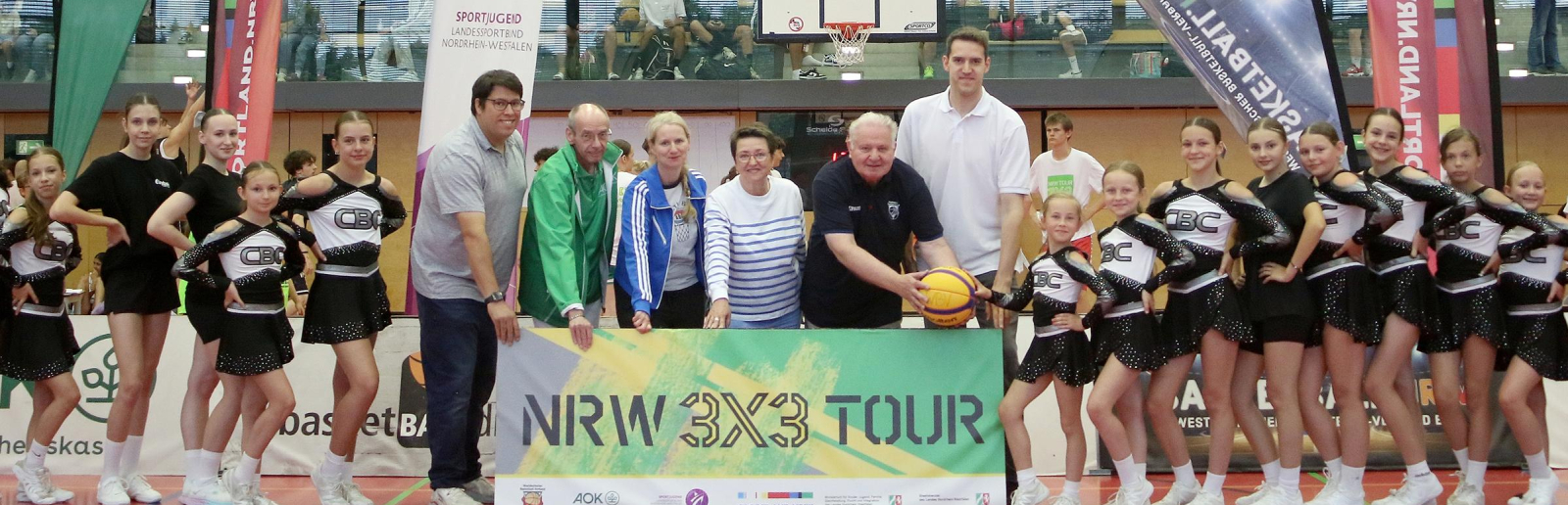 Teinehmende der NRW3x3Tour in der Halle in Recklinghausen