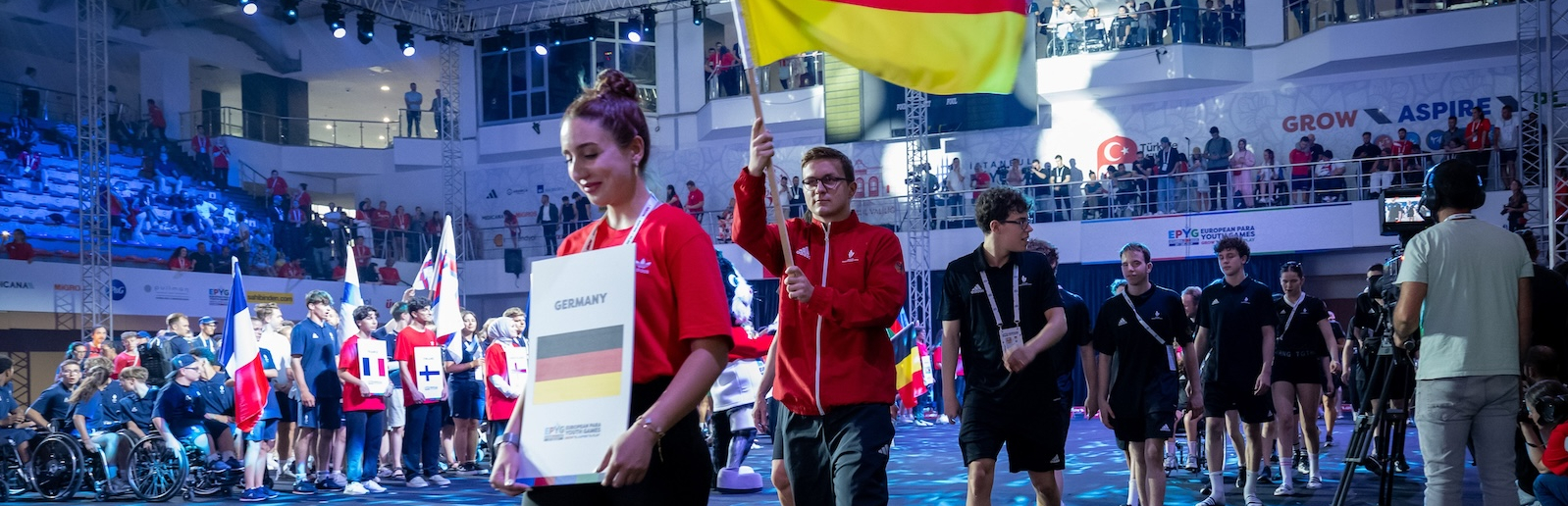Deutsche Para Athtletinnen und Athleten beim Einmarsch