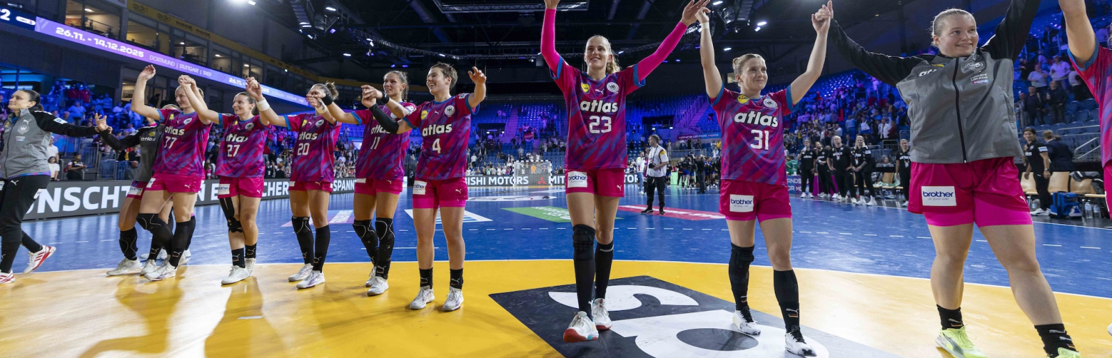 Handball-Frauen bedanken sich beim Publikum