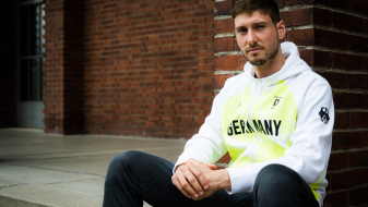 Max Hartung mit weißem Team Germany Hoody