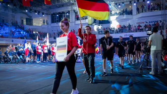 Deutsche Para Athtletinnen und Athleten beim Einmarsch